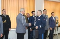 Podziękowania ustępującemu komendantowi składa nadinsp. Daniel Kołnierowicz, Komendant Wojewódzki Policji w Augustowie.