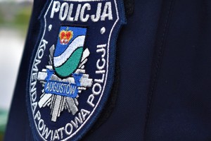 Logo Komendy Powiatowej Policji w  Augustowie.