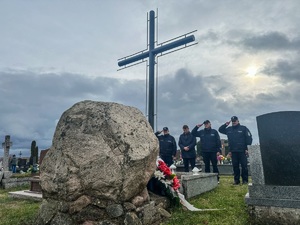 Z okazji wszystkich świętych uczcili pamięć funkcjonariuszy Policji Państwowej