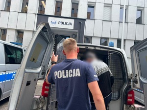 zatrzymany i policjant