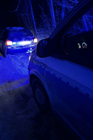 radiowóz i samochód